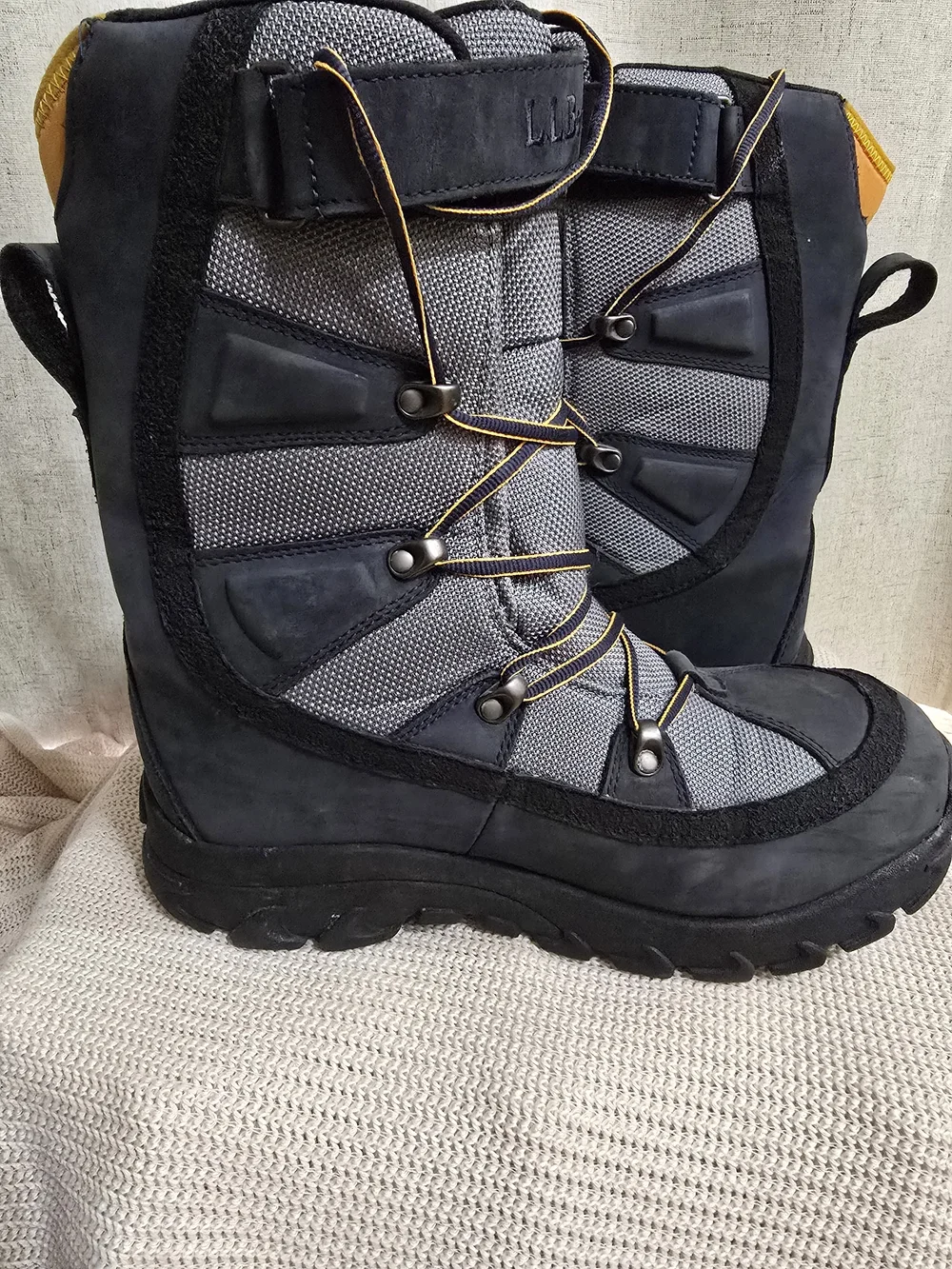 L.L. Bean Men's Gray and Blue Insulated Snow Boots
